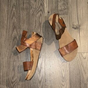 Pierre Dumas Tan and Brown Sandals